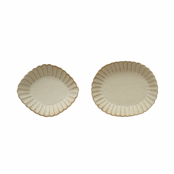 Stoneware Dish With Scalloped Edge Kitchen